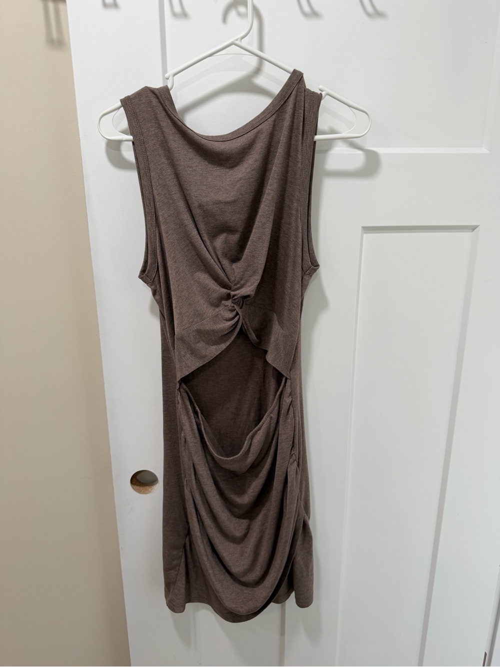 Backless Knot-Detail Sleeveless Dress in Brown